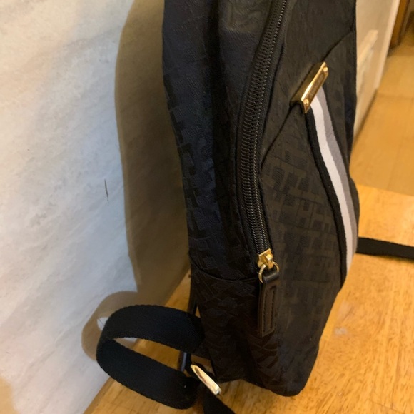 Tommy Hilfiger Black Bag with Gold and White Accents - Picture 4 of 8